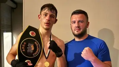 Fleetwood teenager Joseph Walker makes professional boxing debut in Blackpool