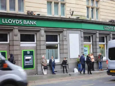 Lloyds warns impersonation scam losses rise 10% to £3,516 average