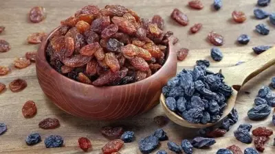 Raisins vs sultanas vs currants: Key differences explained