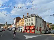 Welshpool: Birmingham's Cosy Autumn Day Trip with Cafes and Shops