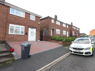 Dexter fan 'copycat killer' trial hears of blood trail at Oldbury Airbnb