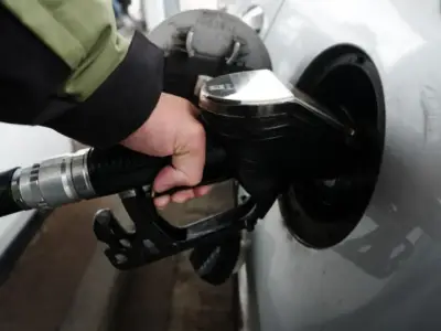 Diesel drivers face 'extraordinary' 20p per mile costs as fuel hits £2