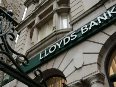 Lloyds Bank trials 10% cashback for independent shops in two English regions