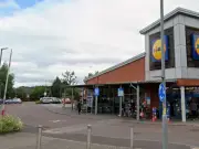 Man dies after car crashes into Lidl in Wolverhampton